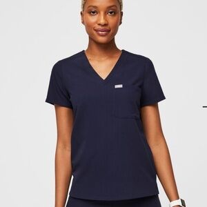 Catarina One-Pocket Scrub Top™